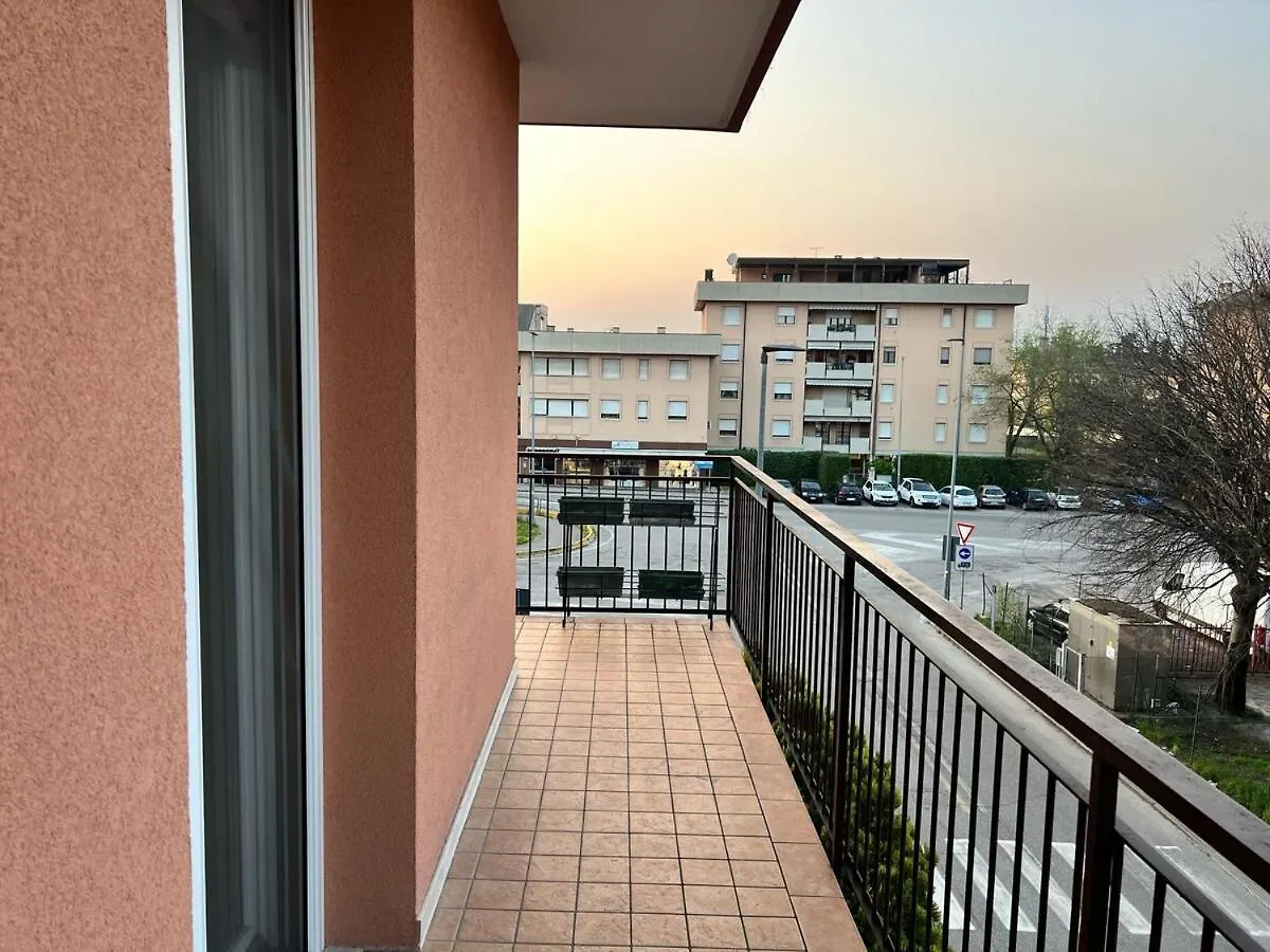 Cormons Apt - Fair & City Center Verona 0*,